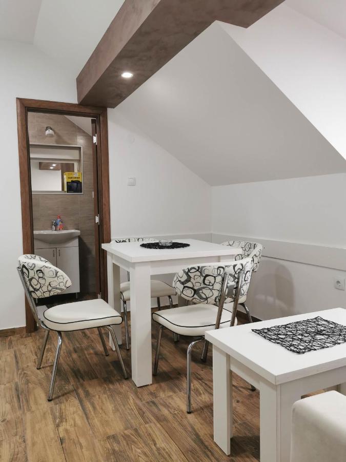 Sobe I Apartmani Casa Mia Pecinci Екстер'єр фото