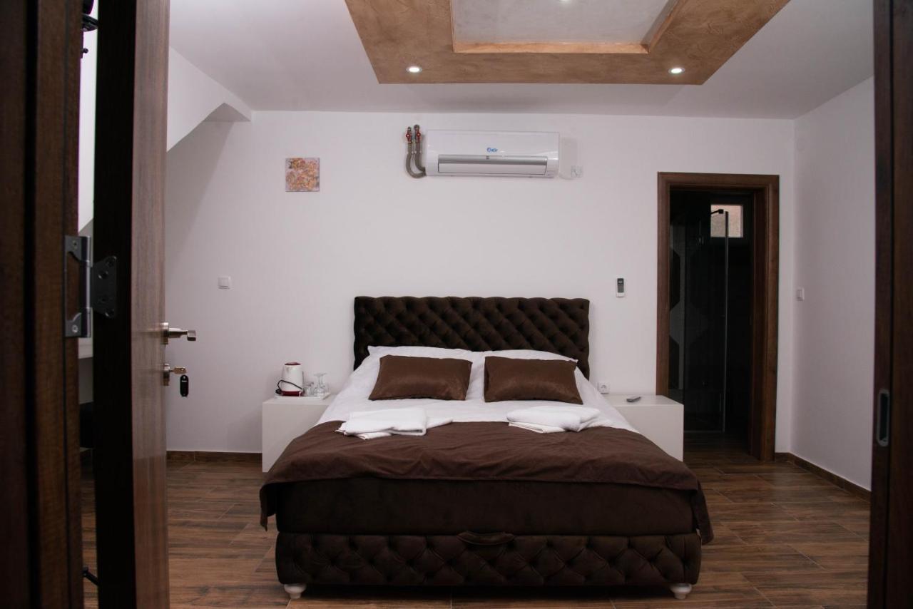 Sobe I Apartmani Casa Mia Pecinci Екстер'єр фото
