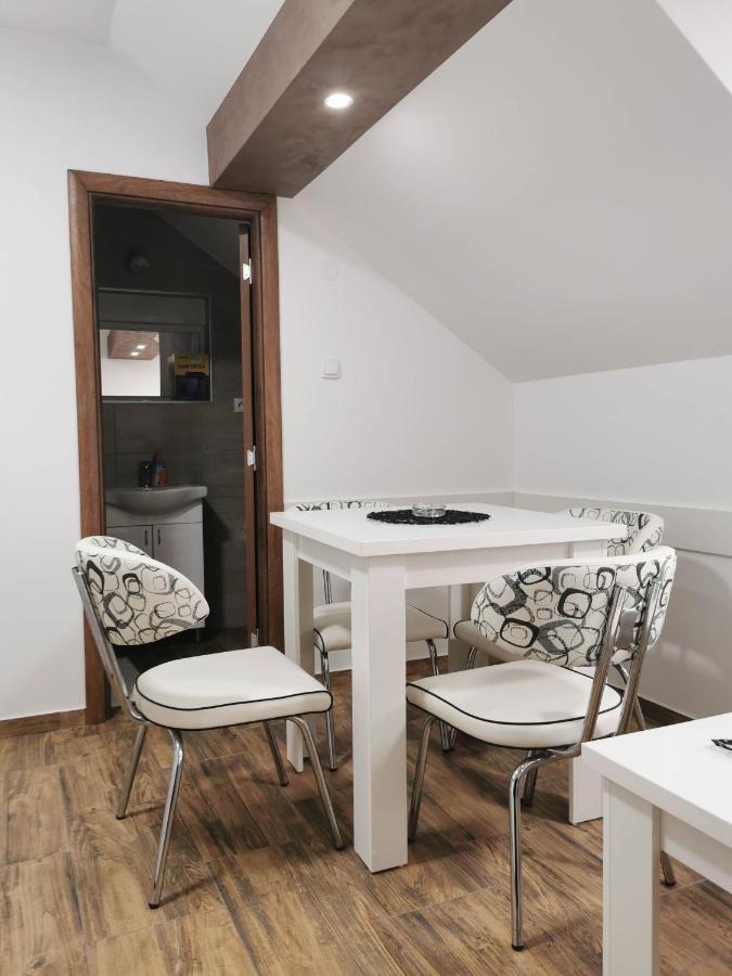Sobe I Apartmani Casa Mia Pecinci Екстер'єр фото