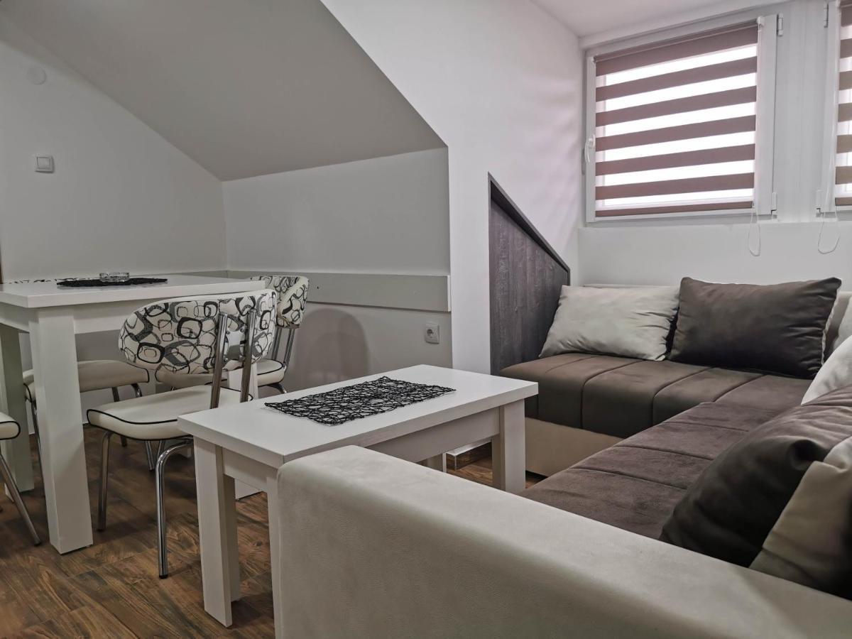 Sobe I Apartmani Casa Mia Pecinci Екстер'єр фото