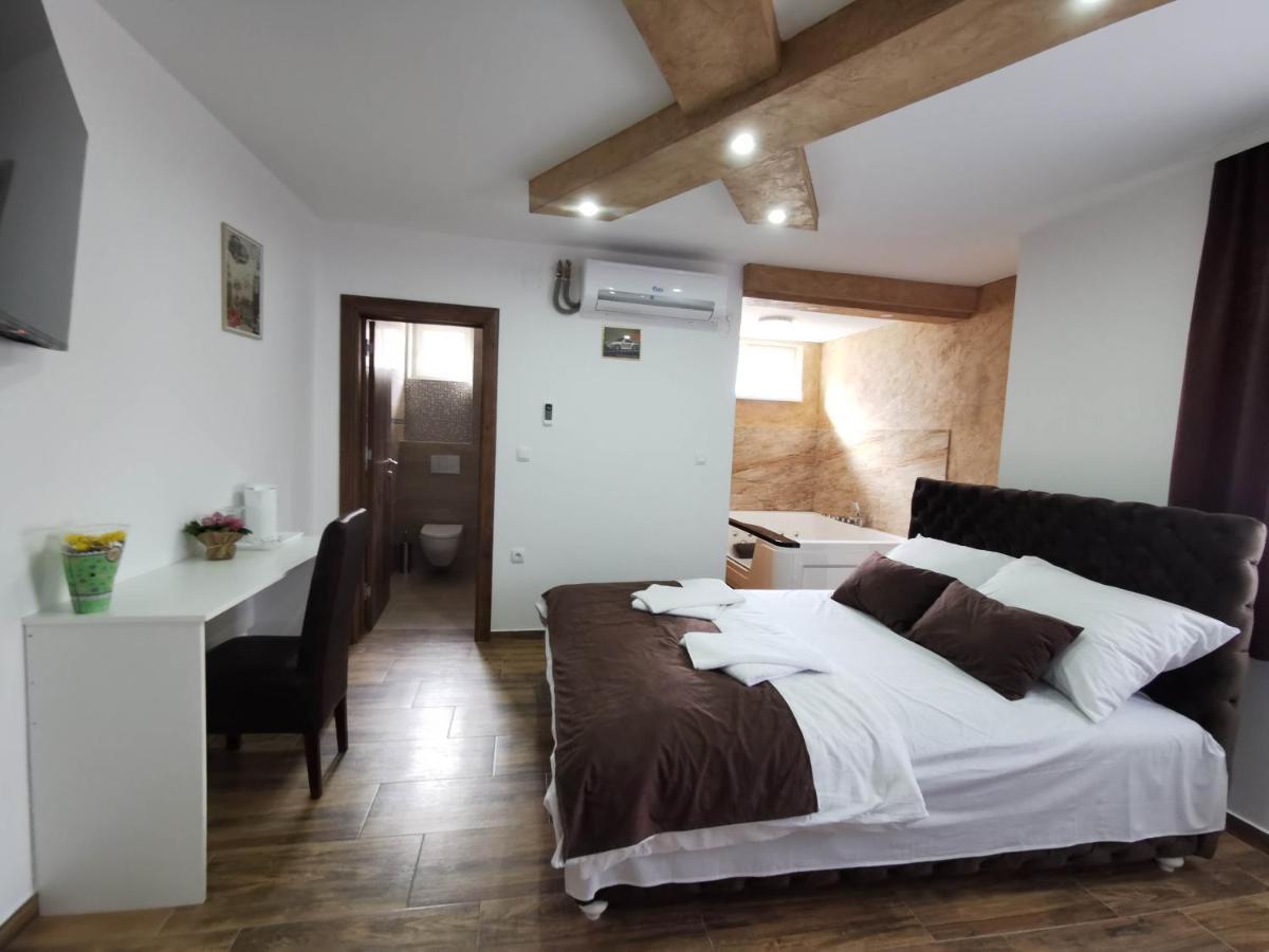 Sobe I Apartmani Casa Mia Pecinci Екстер'єр фото