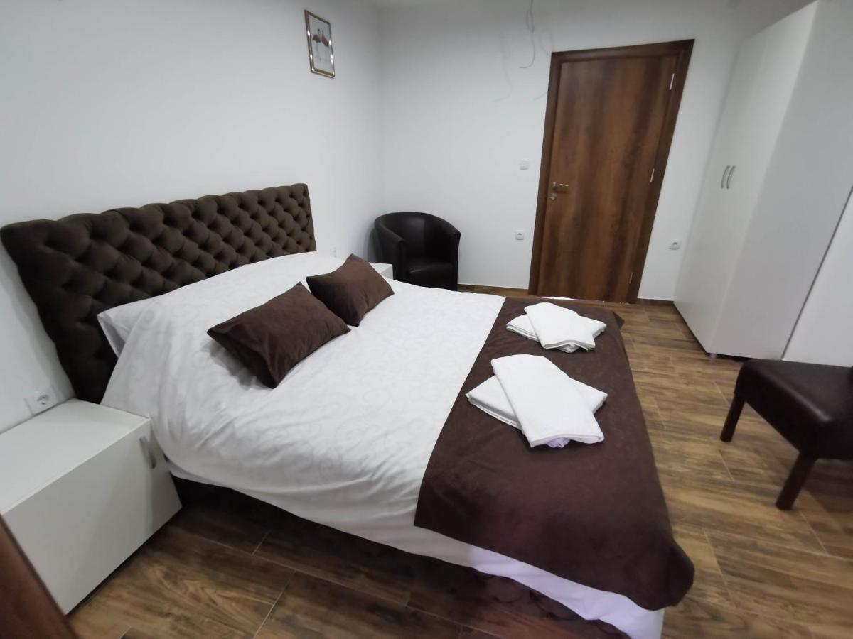 Sobe I Apartmani Casa Mia Pecinci Екстер'єр фото