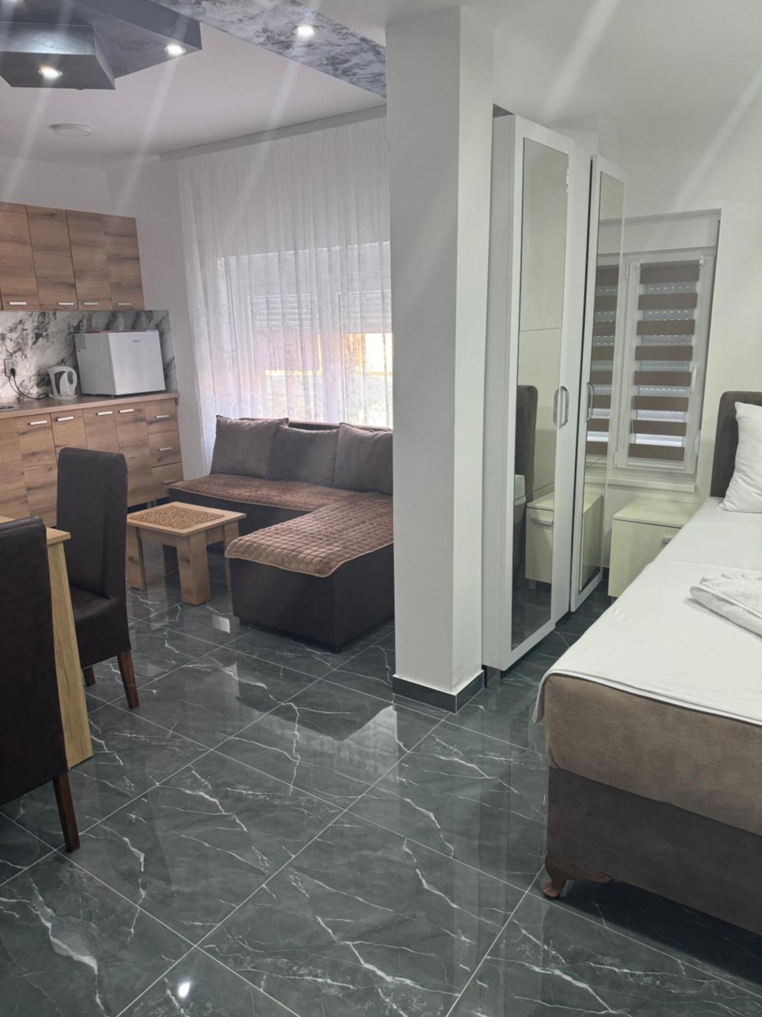 Sobe I Apartmani Casa Mia Pecinci Екстер'єр фото